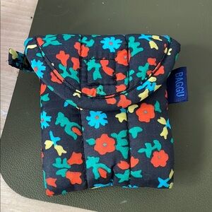 BAGGU Black and Red Floral Airpod case